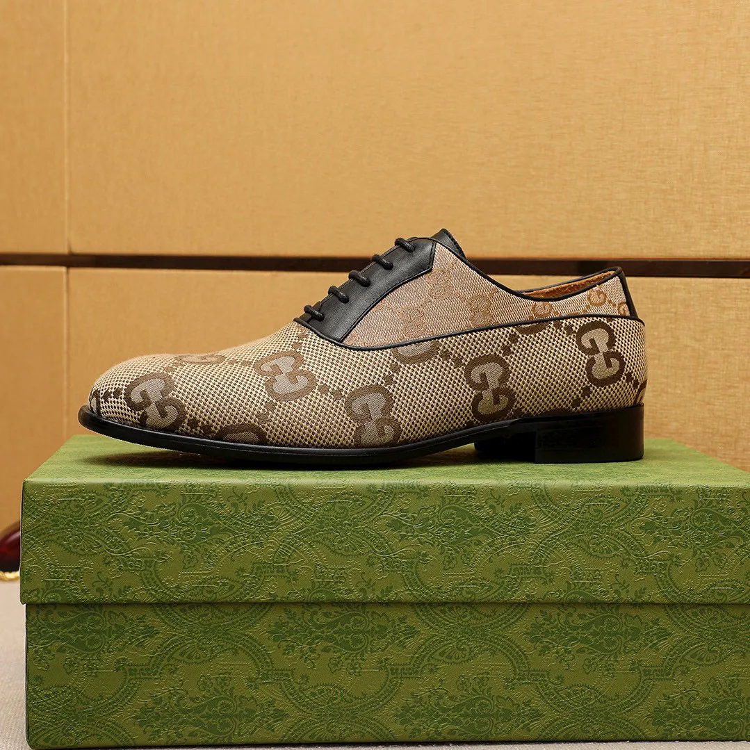 Men's shoes 💰460 💐 Product trademark: GUCCI "Gucci" business leather shoes Regular size: 38-44 (45.46.47🉑️customized) Product materials: Selected imported first-layer fabric upper, imported cowhide leather lining. Strong three-dimensional visual effect, combined outsole Color: 2⃣️colors available